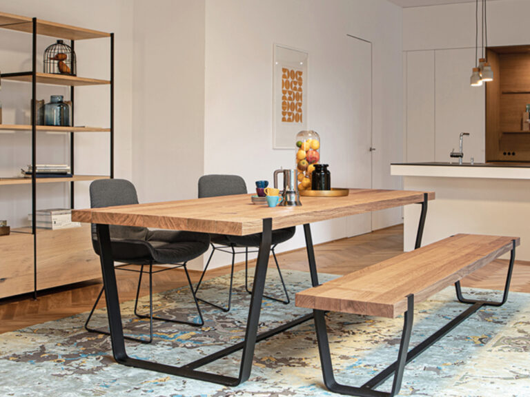 Janua: een Duitse meubelfabrikant. Tafels, bedden, banken, kasten en planken in maatwerk en serieproductie. verkrijgbaar bij Gulden-Interieur