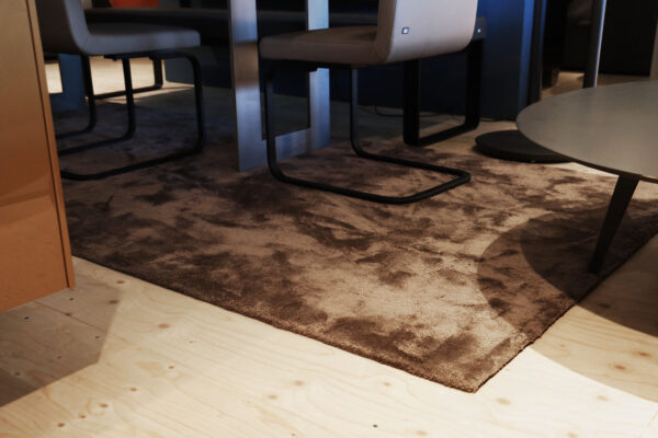 Braun karpet- showroom sale Rotterdam - Capelle aan den Ijssel. Design meubelen zonder levertijd.