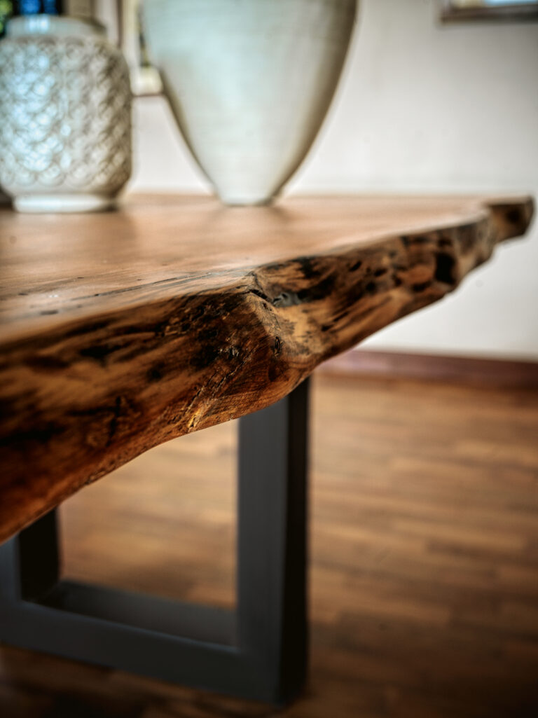 Kauri hout - Riva 1920. De mooiste tafels van hout uit de oertijd. Exclusief te zien en verkrijgbaar bij Gulden Interieur - Officiële dealer