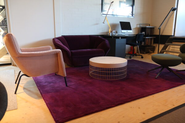 Cameleon 20 - Carpet Sign, 200 x 300 cm. deep purple met diagonaal kleurverloop. 100% wol Nieuw Zeeland. Zonder levertijd bij Gulden Interieur.