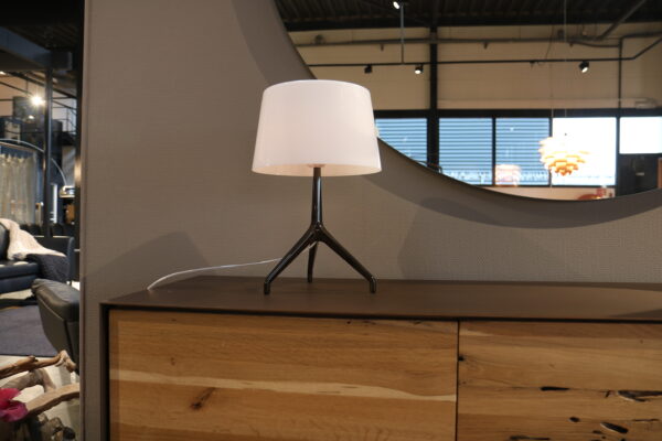 Foscarini - Lumiere XXS - Showroomsale - tafellamp in zwart chroom en wit glas. Bij Gulden Interieur.