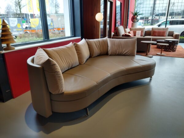 De Sede - Zitlandschap model DS 167-130 met verstelbare rugsteunen in beige leder en velours rugstoffering. Direct verkrijgbaar bij Gulden Interieur.